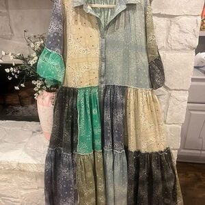 Oli & Hali Casual Green and Cream Maxi Dress with Bishop Sleeves